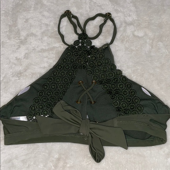 Swimsuit top - Picture 2 of 3